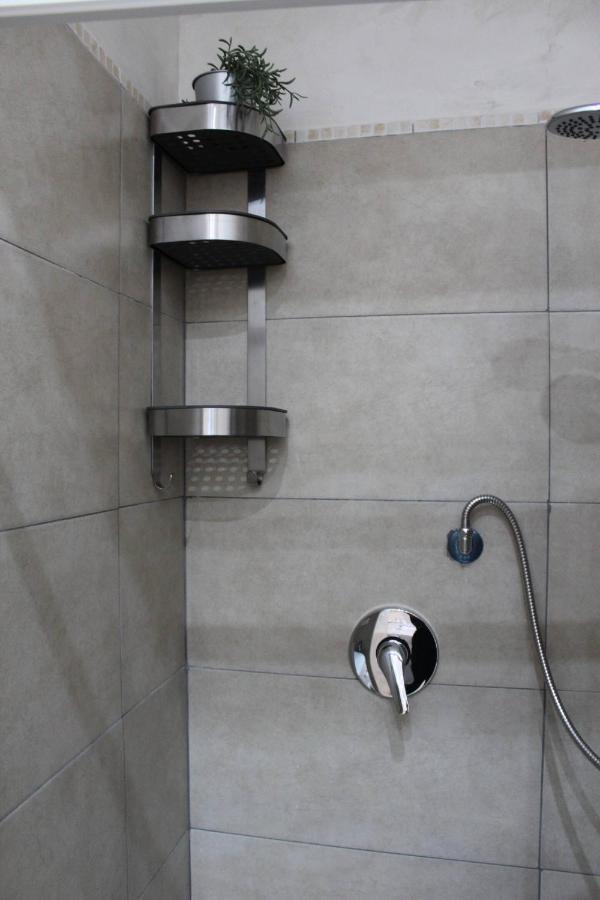 אפרטהוטל נאפולי Casa Vacanza Grey מראה חיצוני תמונה