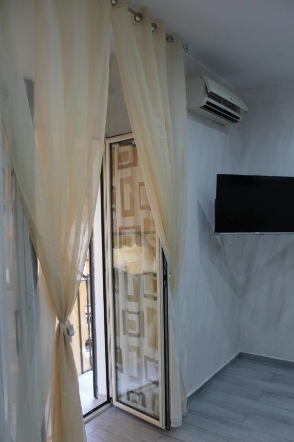 אפרטהוטל נאפולי Casa Vacanza Grey מראה חיצוני תמונה
