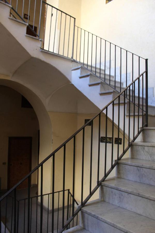 אפרטהוטל נאפולי Casa Vacanza Grey מראה חיצוני תמונה