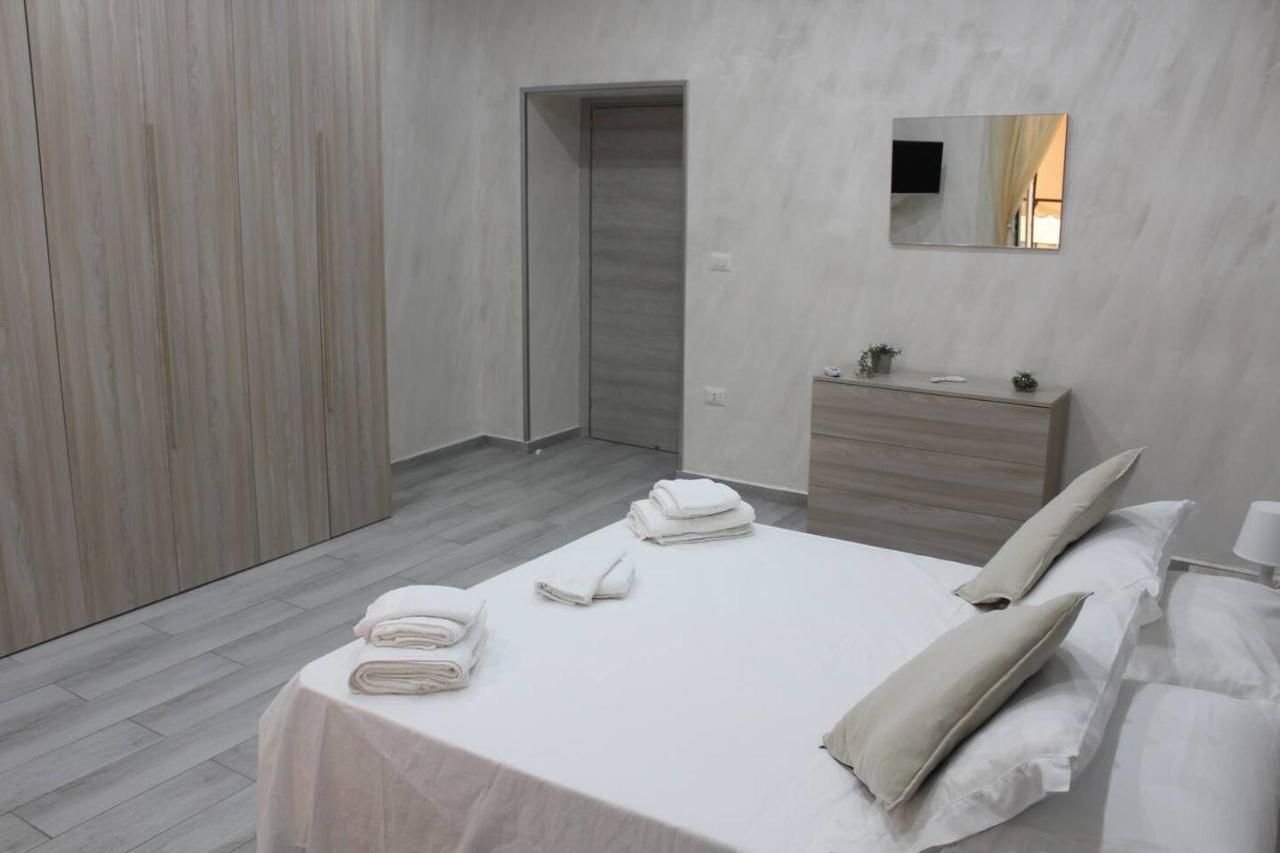 אפרטהוטל נאפולי Casa Vacanza Grey מראה חיצוני תמונה